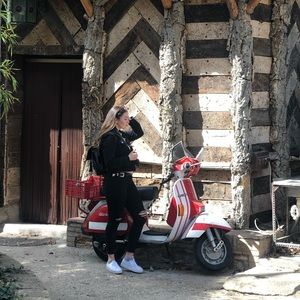 Meet your Posher, Maria